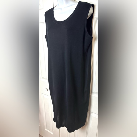 Exclusively MISOOK Black Knit Dress Scoop Neck Basic Acrylic Sleeveless Workwear - Picture 3 of 12